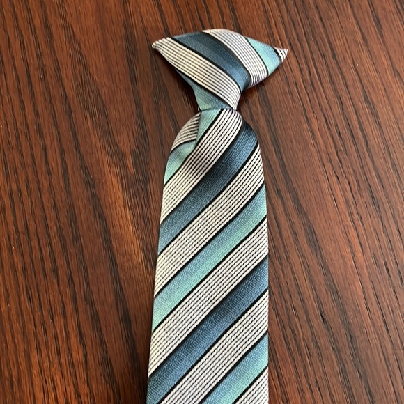 🎉5/$25🎉 Clip-on tie, Boy - Picture 2 of 7